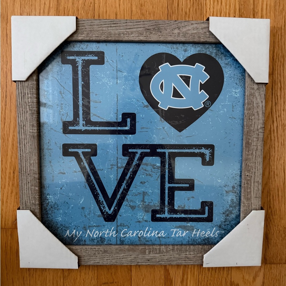 NWT North Carolina Tar Heels Love Wall Art